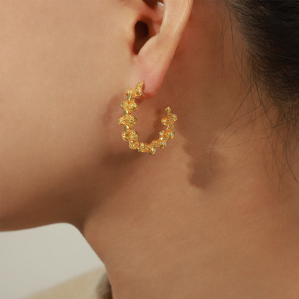Wholesale niche new personalized jewelry round bead woven stitching design copper material C- type earrings